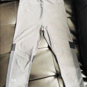 Under armour compression leggings small